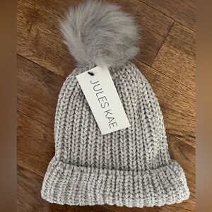 New With Tags Jules Kae Pom Beanie Hat
Soft cozy vegan